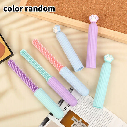 Portable Plastic Comb with Lid